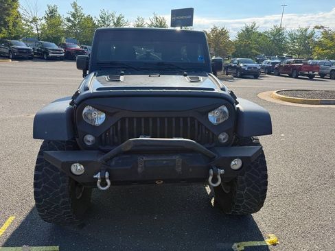 Used 2018 Jeep Wrangler Unlimited Sport S AWD/4WD image 2