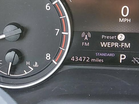 Used 2025 Nissan Rogue SV FWD image 24