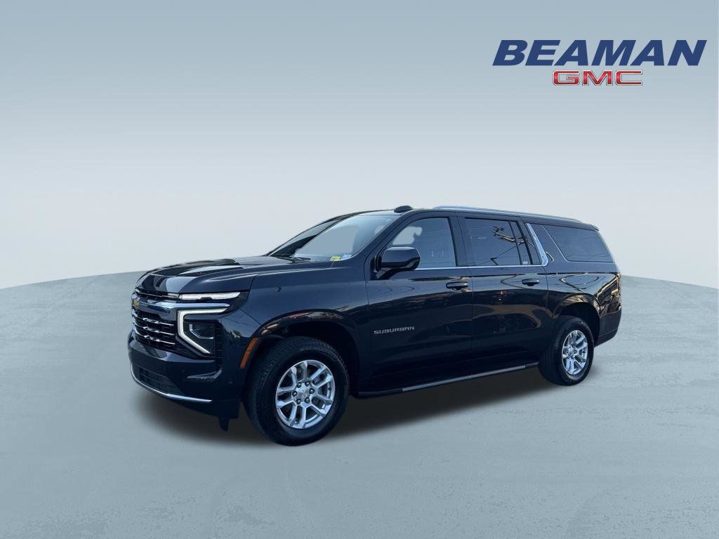 Used 2025 Chevrolet Suburban LT AWD/4WD image 3