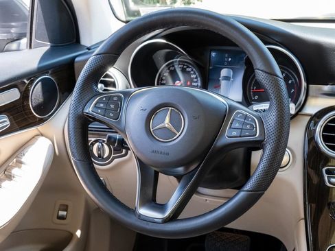 Used 2019 Mercedes-Benz GLC 300 image 29