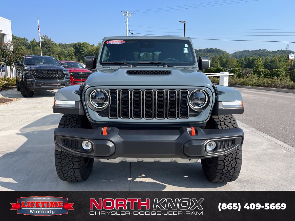 Used 2025 Jeep Gladiator Mojave w/ Convenience Group AWD/4WD image 31