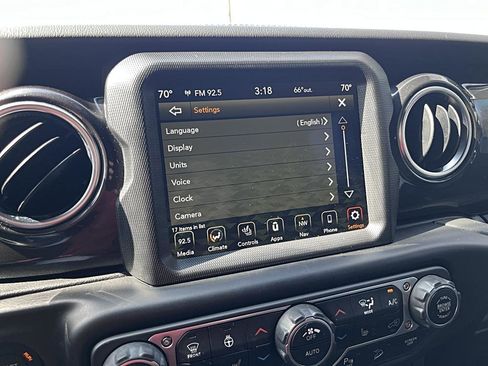 Used 2021 Jeep Wrangler Unlimited Sahara AWD/4WD image 32