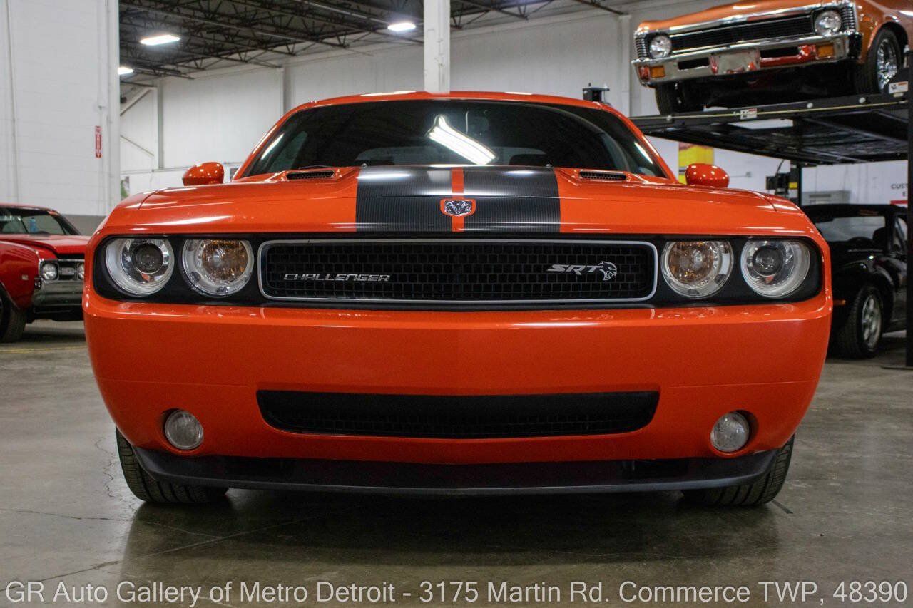 Used 2009 Dodge Challenger SRT8 w/ SRT Option Group II RWD image 12