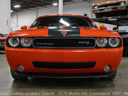Used 2009 Dodge Challenger SRT8 w/ SRT Option Group II RWD image 12