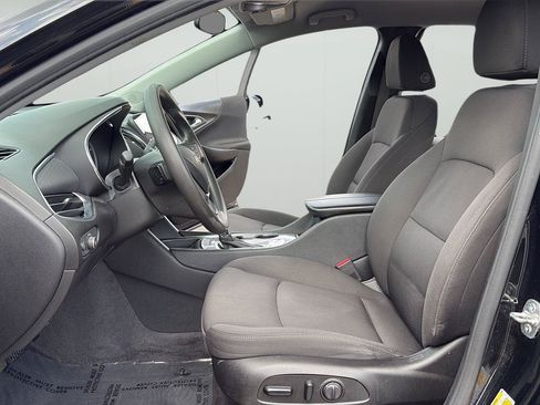 Used 2019 Chevrolet Malibu LT FWD image 19
