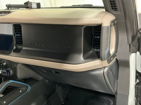 Used 2022 Ford Bronco Wildtrak AWD/4WD image 17