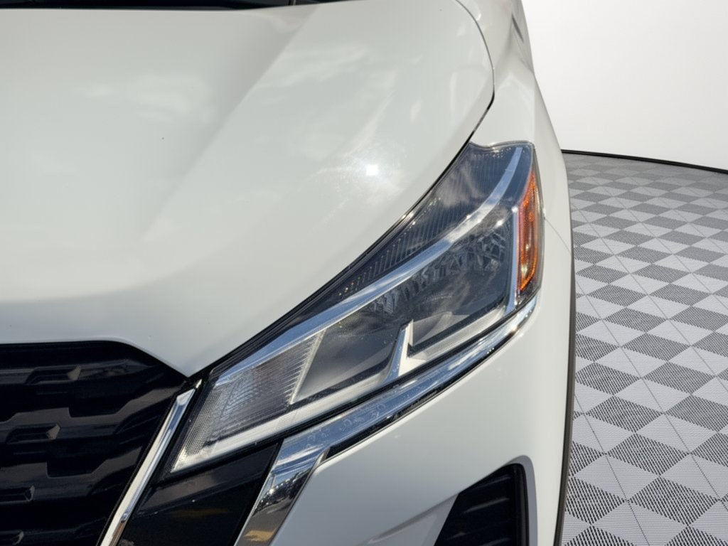 Used 2023 Nissan Kicks SV FWD image 12