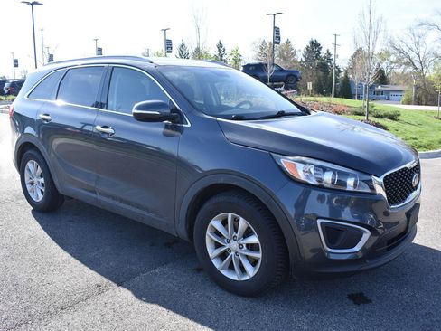 Used 2018 Kia Sorento LX image 10