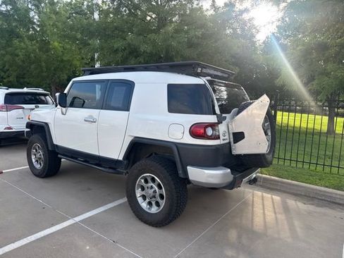 Used 2012 Toyota FJ Cruiser 4WD w/ Upgrade Pkg image 4