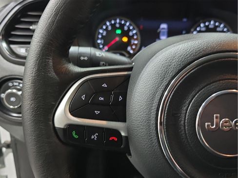 Used 2023 Jeep Renegade Altitude w/ Convenience Group I AWD/4WD image 12