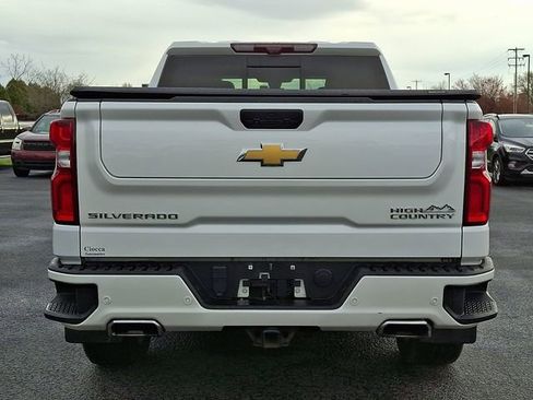 Used 2022 Chevrolet Silverado 1500 High Country w/ Technology Package AWD/4WD image 8