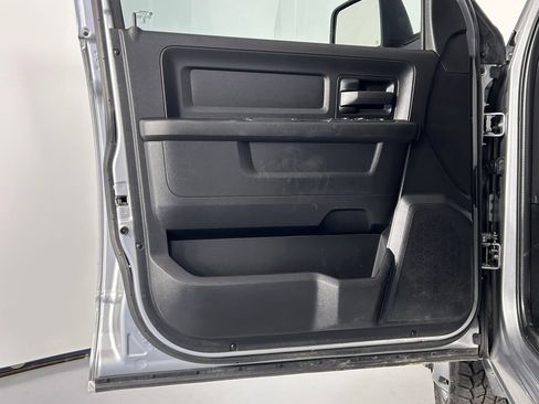 Used 2024 RAM 3500 Tradesman w/ Chrome Appearance Group AWD/4WD image 30