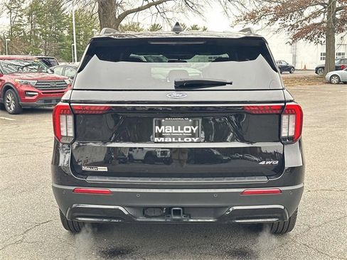 Used 2025 Ford Explorer ST-Line w/ ST-Line Street Pack image 4