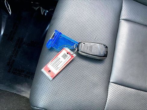 Used 2023 Subaru Ascent Limited image 32