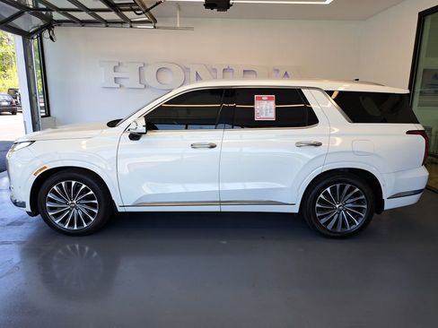 Used 2023 Hyundai Palisade Calligraphy AWD/4WD image 3