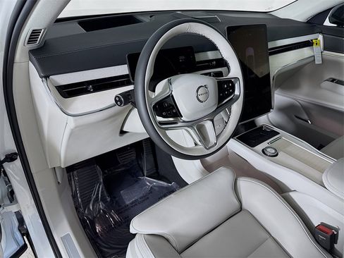 New 2025 Volvo EX90 Plus w/ Protection Package Premier image 9