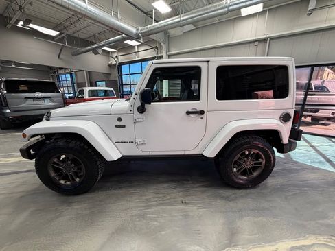 Used 2016 Jeep Wrangler Sahara image 32