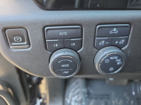 Used 2023 Chevrolet Silverado 1500 LT AWD/4WD image 32