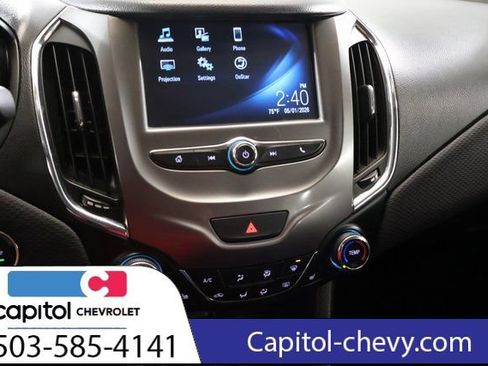 Used 2018 Chevrolet Cruze LT FWD image 21