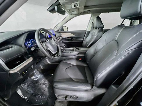Used 2024 Toyota Grand Highlander AWD image 22