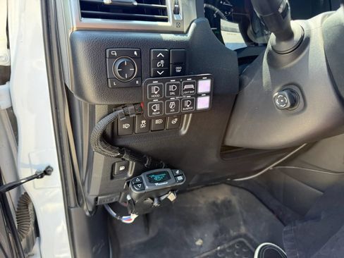 Used 2021 Lexus GX 460 Premium w/ Premium Package AWD/4WD image 17