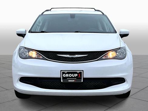 Used 2021 Chrysler Voyager Lxi image 3