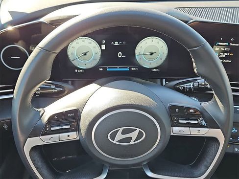 Certified 2024 Hyundai Elantra SEL w/ Convenience Package image 20