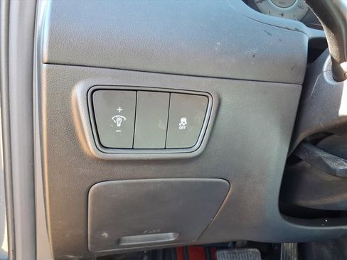 Used 2024 Hyundai Tucson SE image 16