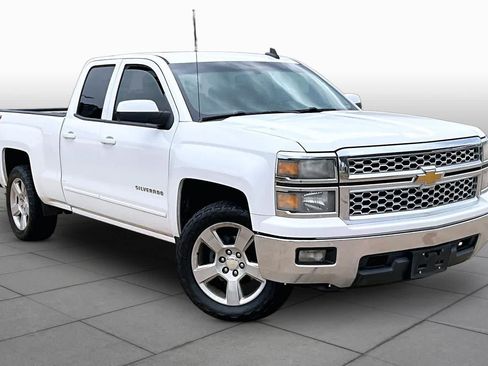 Used 2015 Chevrolet Silverado 1500 LT w/ LT Convenience Package AWD/4WD image 2