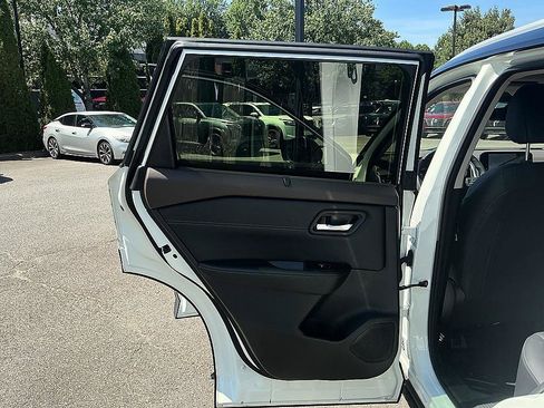Certified 2023 Nissan Rogue SL w/ SL Premium Package AWD/4WD image 25