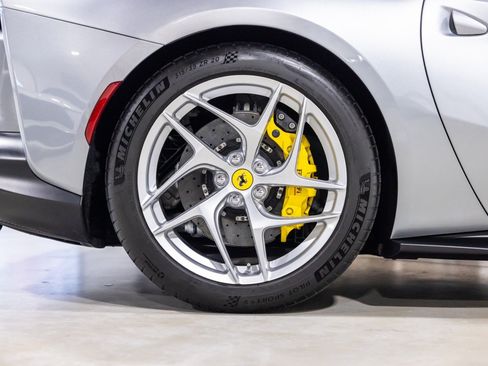 Used 2019 Ferrari 812 Superfast RWD image 24