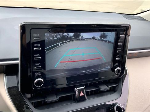 Used 2020 Toyota Corolla LE image 29