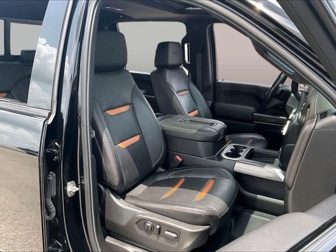 Used 2022 GMC Sierra 2500 AT4 w/ AT4 Premium Plus Package AWD/4WD image 9