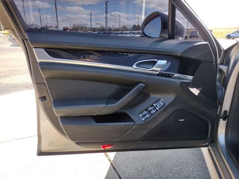 Used 2012 Porsche Panamera 4 w/ Premium Pkg Plus image 9
