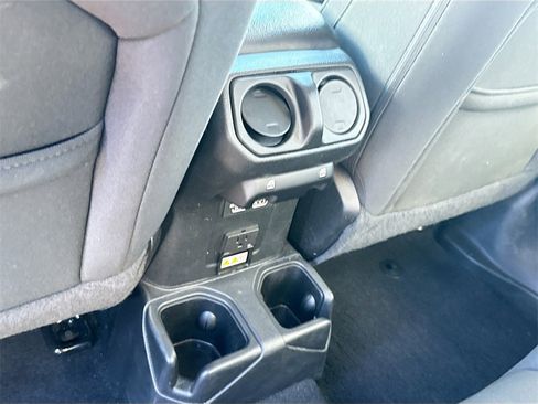 Used 2022 Jeep Gladiator Sport image 29