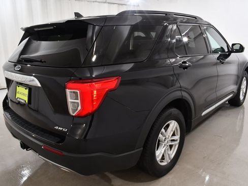 Used 2024 Ford Explorer XLT w/ Equipment Group 202A AWD/4WD image 11