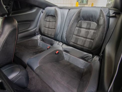 Used 2015 Ford Mustang GT RWD image 16