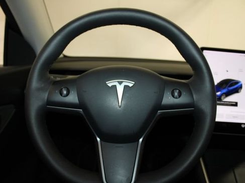Used 2021 Tesla Model Y Long Range AWD/4WD image 19
