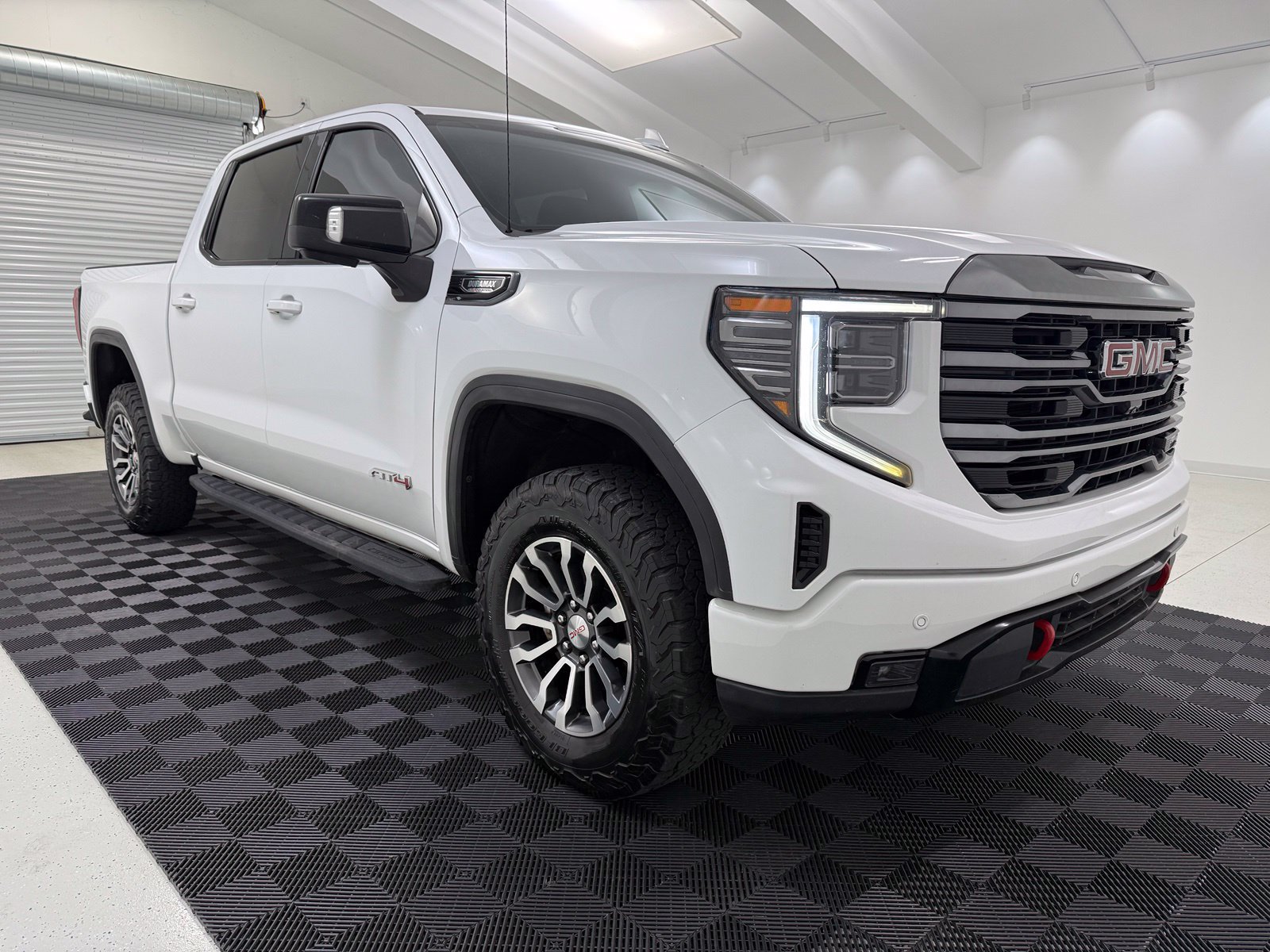 Used 2022 GMC Sierra 1500 AT4 w/ AT4 Premium Package AWD/4WD image 1