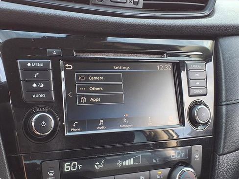 Used 2020 Nissan Rogue SV image 25