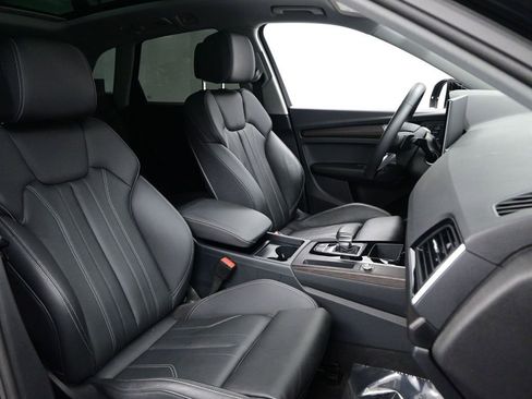 Used 2024 Audi Q5 2.0T Premium w/ Convenience Package image 10