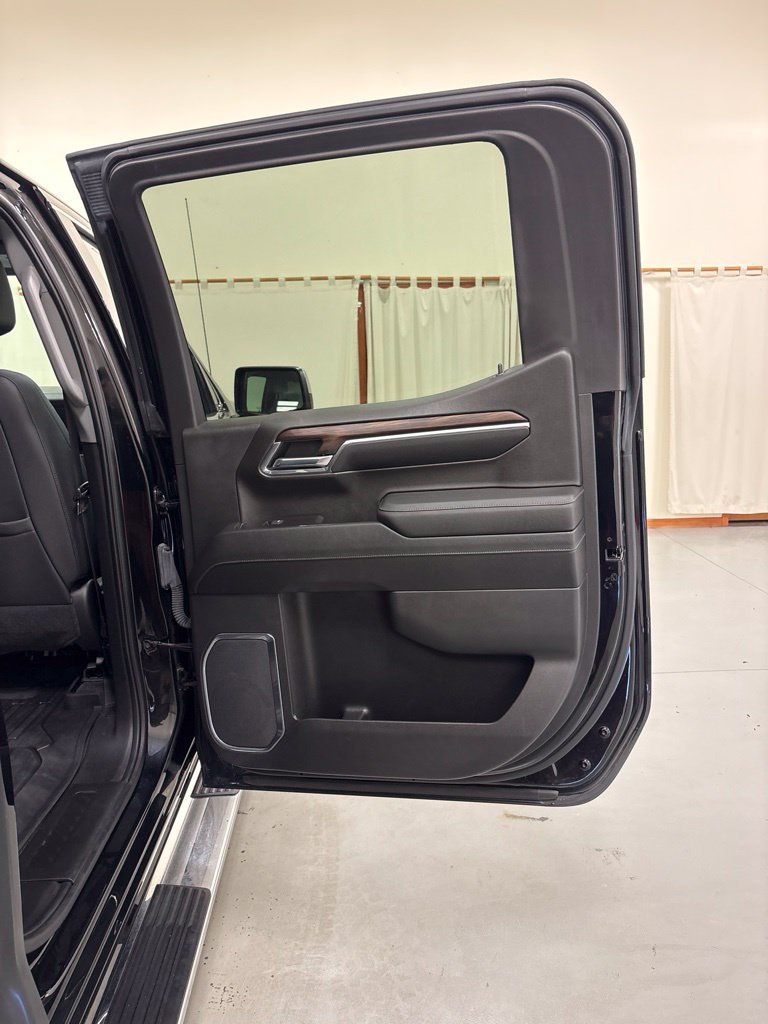 Used 2023 GMC Sierra 1500 SLT w/ SLT Premium Package AWD/4WD image 30