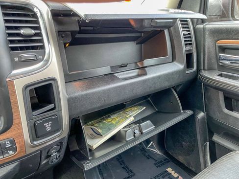 Used 2017 RAM 1500 Laramie w/ Cold Weather Group image 28