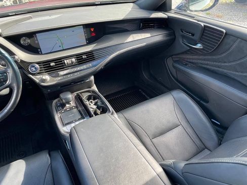Used 2018 Lexus LS 500h AWD image 17