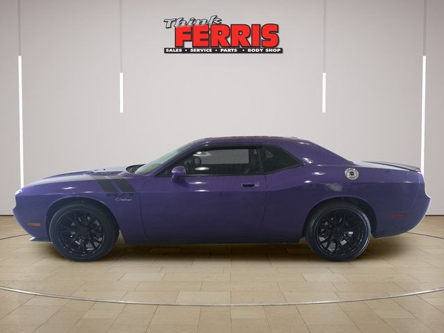 Used 2010 Dodge Challenger R/T RWD image 2