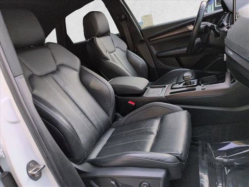 Used 2021 Audi Q5 2.0T Premium Plus w/ Premium Plus Package AWD/4WD image 23