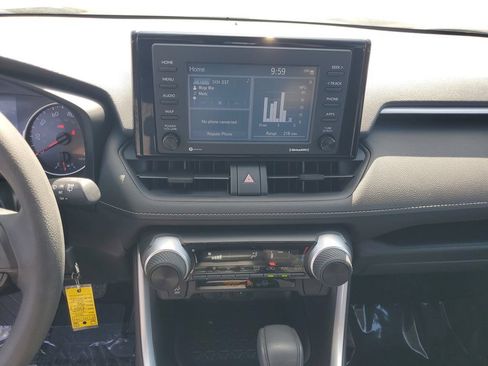 Used 2020 Toyota RAV4 LE FWD image 15