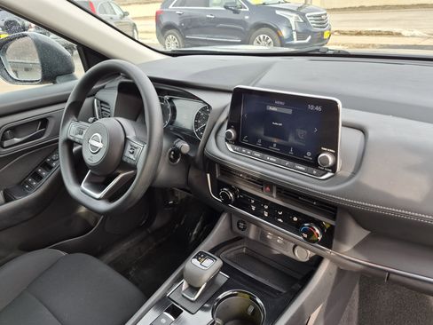 Used 2024 Nissan Rogue S image 14