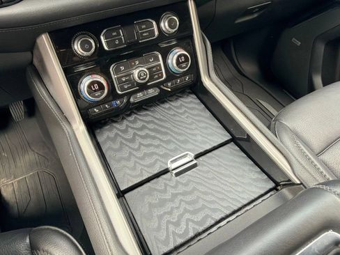 Used 2023 GMC Yukon XL Denali RWD image 23
