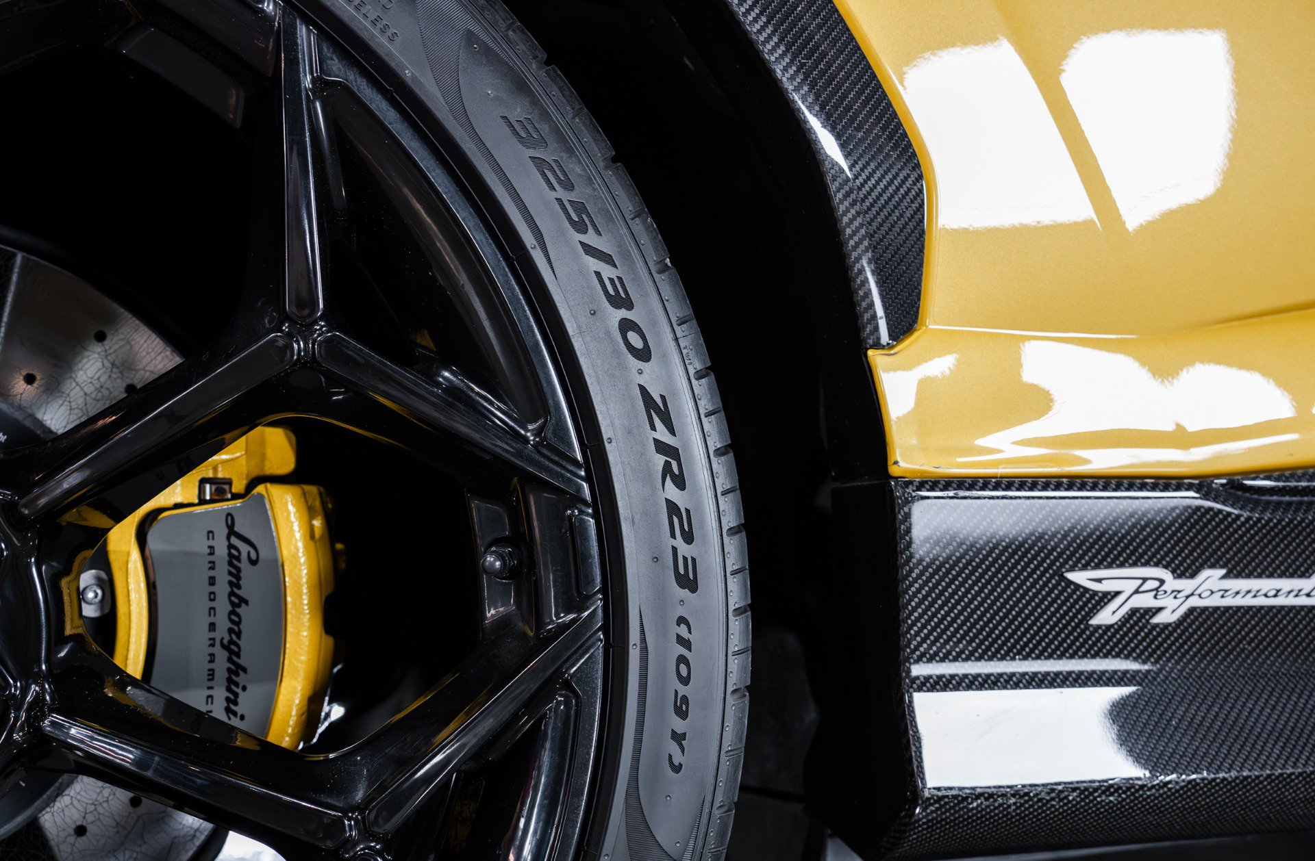 Used 2024 Lamborghini Urus Performante AWD/4WD image 48